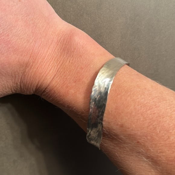 Gorgeous Handmade Sterling Silver Cuff Style Bracelet-Made in Italy-EUC - Picture 13 of 16